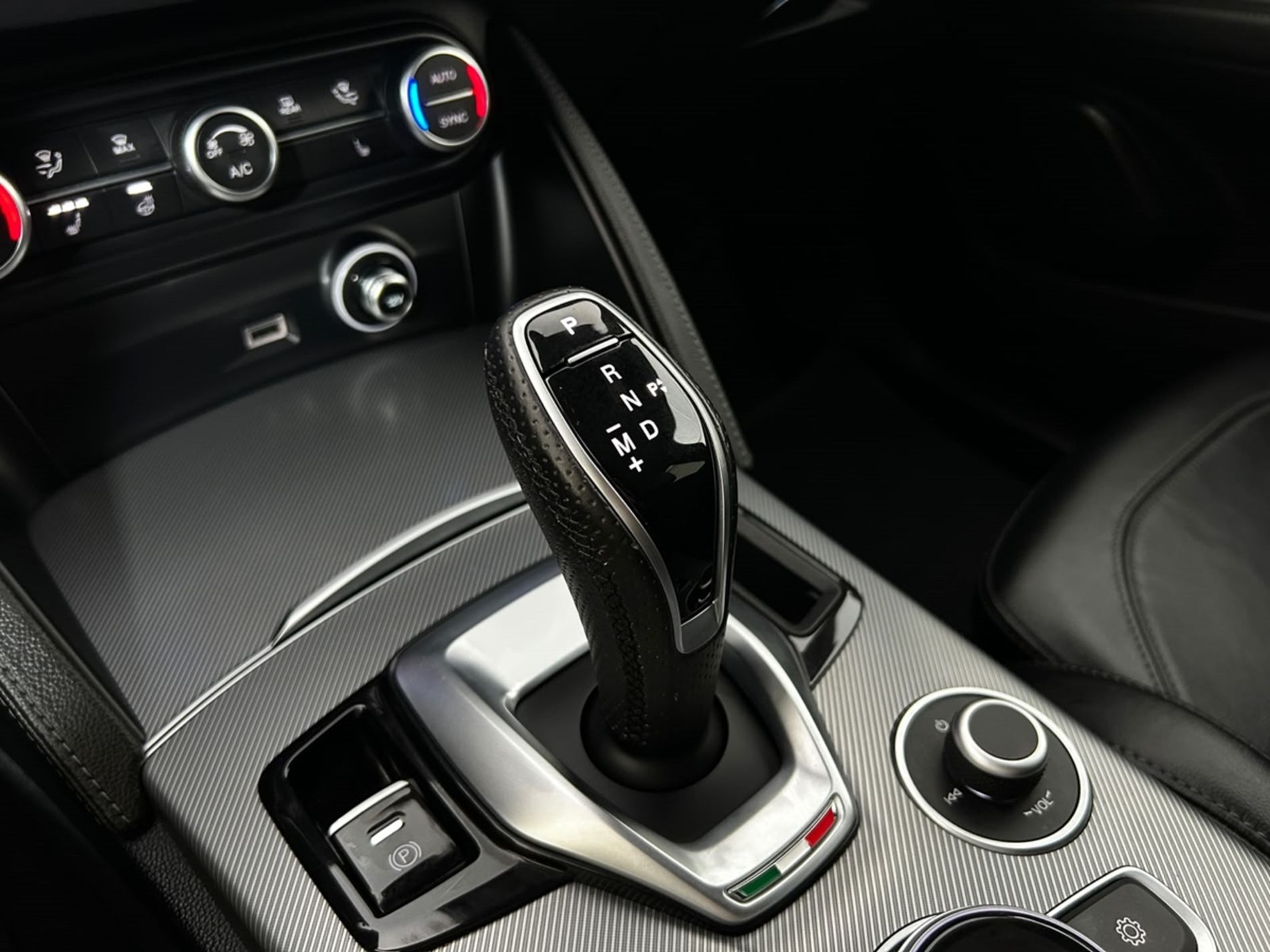 Stelvio 2.2 Veloce Q4 210cv - Autoviemme